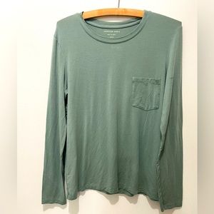 American Eagle green long sleeve Soft and Sexy